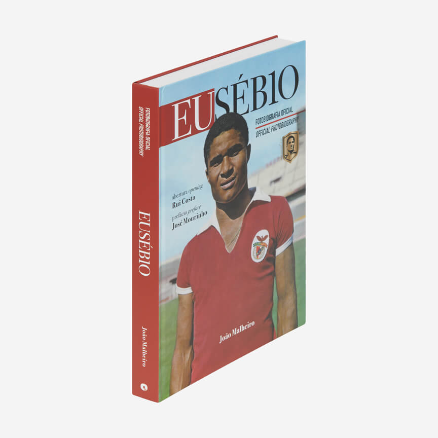 Book - Eusébio da Silva Ferreira Official Photobiography